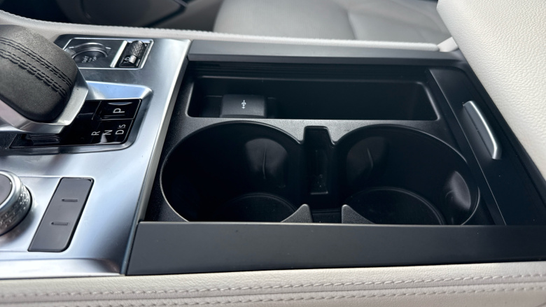 Jaguar F-Pace 2.0 D200 R-Dynamic Black 5dr Auto AWD Diesel Estate